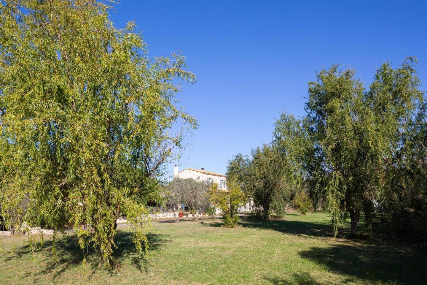 Mas Provencal De 120M2 En Camargue, Avec Piscine Et Parking Inclus, Ideal Pour Des Vacances Arles Exterior photo
